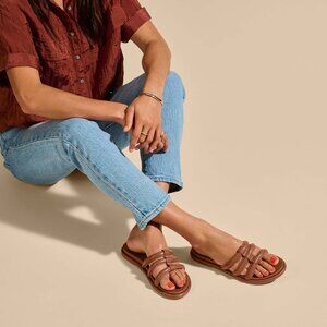 OluKai Tiare Women's Slide Sandals $120 in Fox